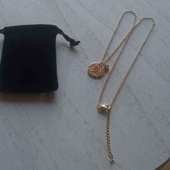 Letter S necklace NEW - Picture 1 of 2